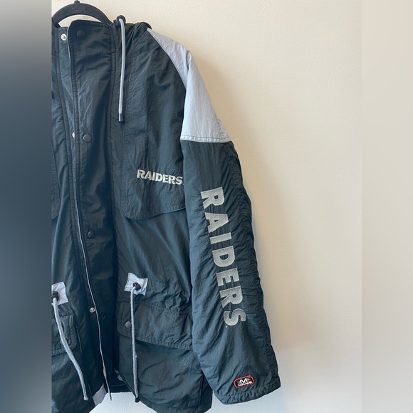 Raiders Vintage Parka Style Jacket—Medium - Picture 2 of 12